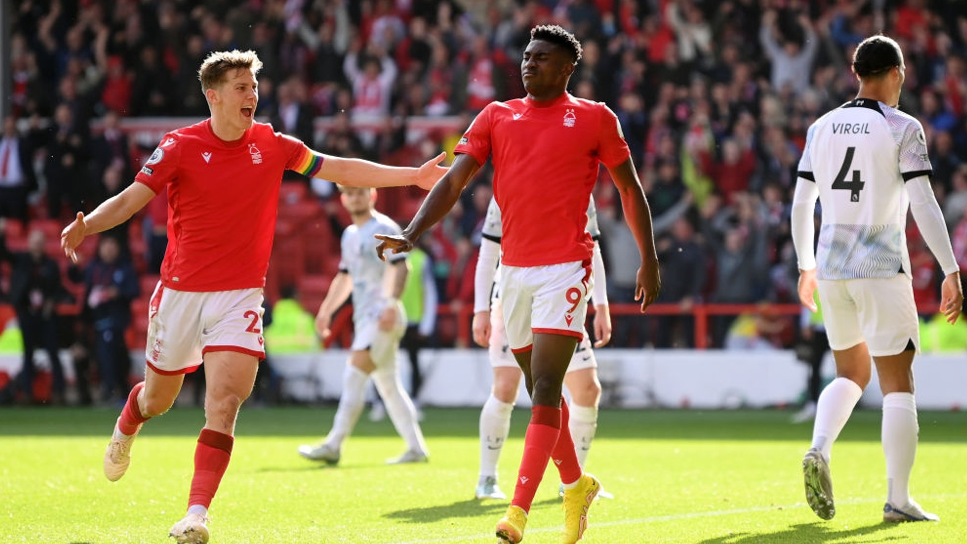 球重返国际 球重返国际