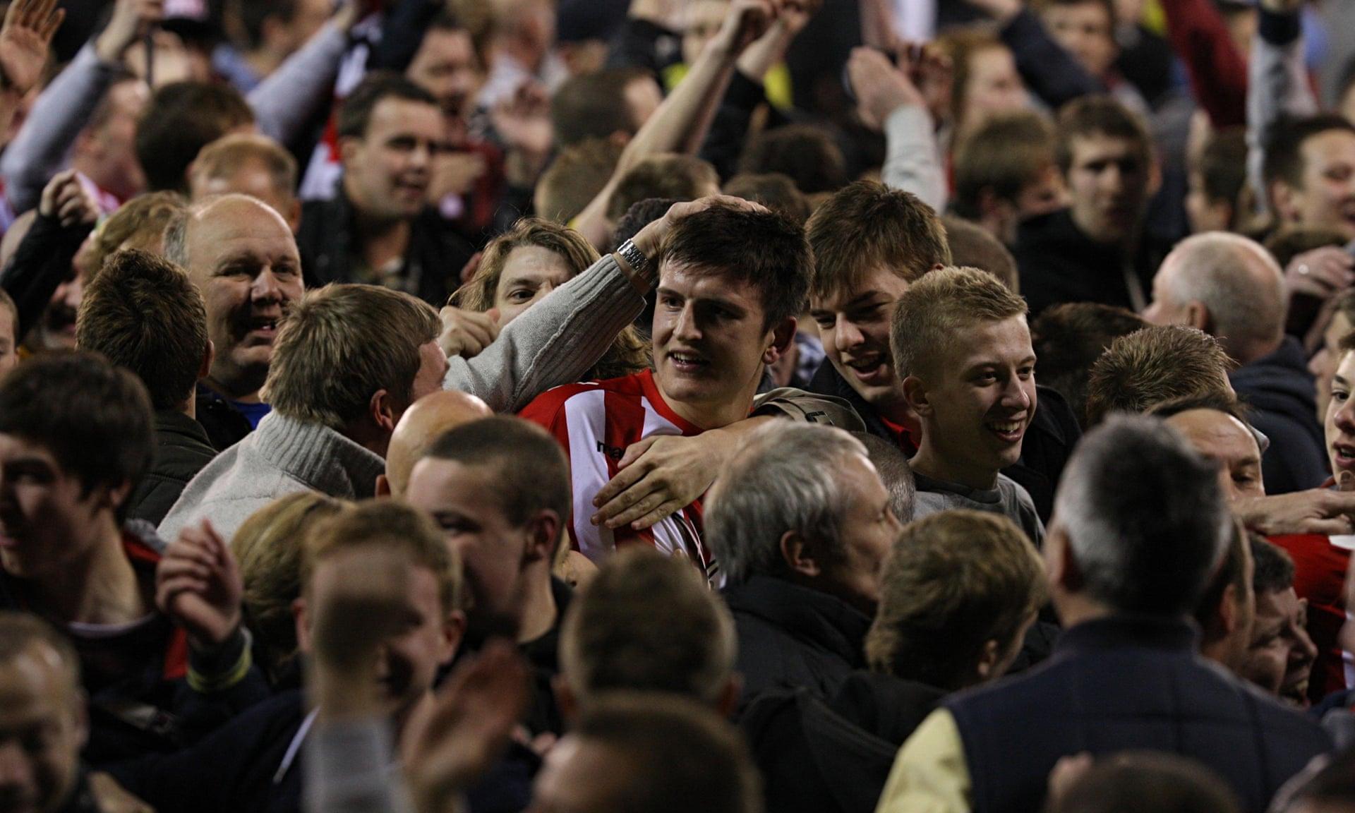 通过与他人 通过与他人